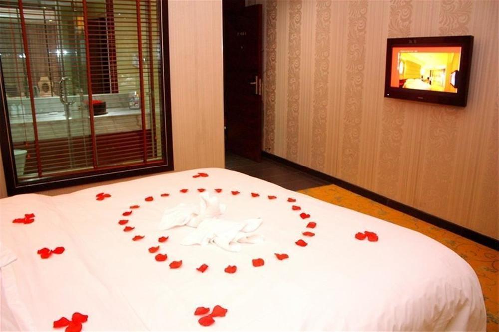 Huangma Holiday Hotel Хайкоу Екстериор снимка