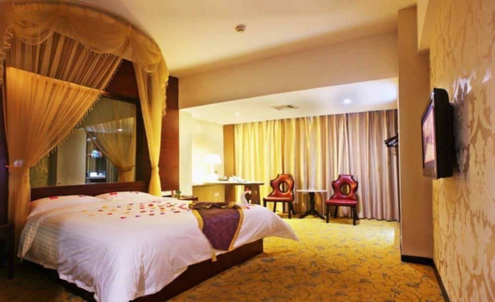 Huangma Holiday Hotel Хайкоу Екстериор снимка