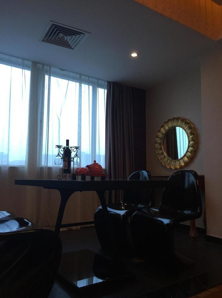 Huangma Holiday Hotel Хайкоу Екстериор снимка