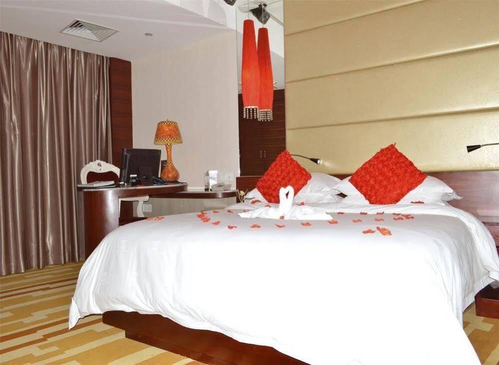 Huangma Holiday Hotel Хайкоу Екстериор снимка